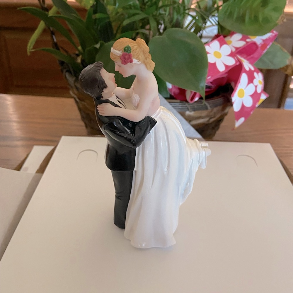 Wedding cake topper
